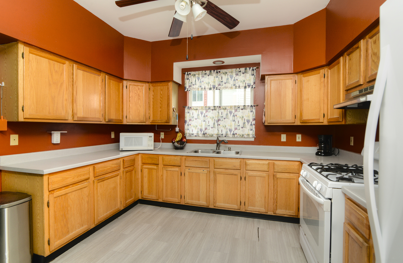 323 S Broadway Avenue, Aurora, IL 60505