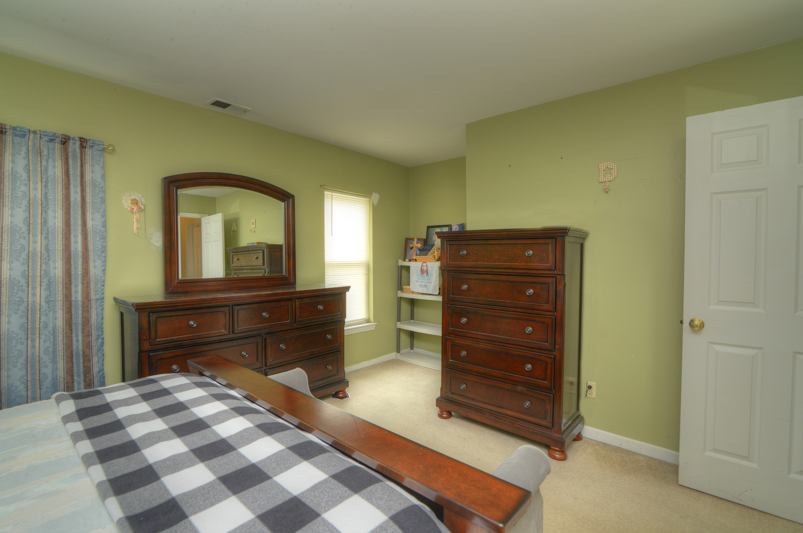 323 S Broadway Avenue, Aurora, IL 60505