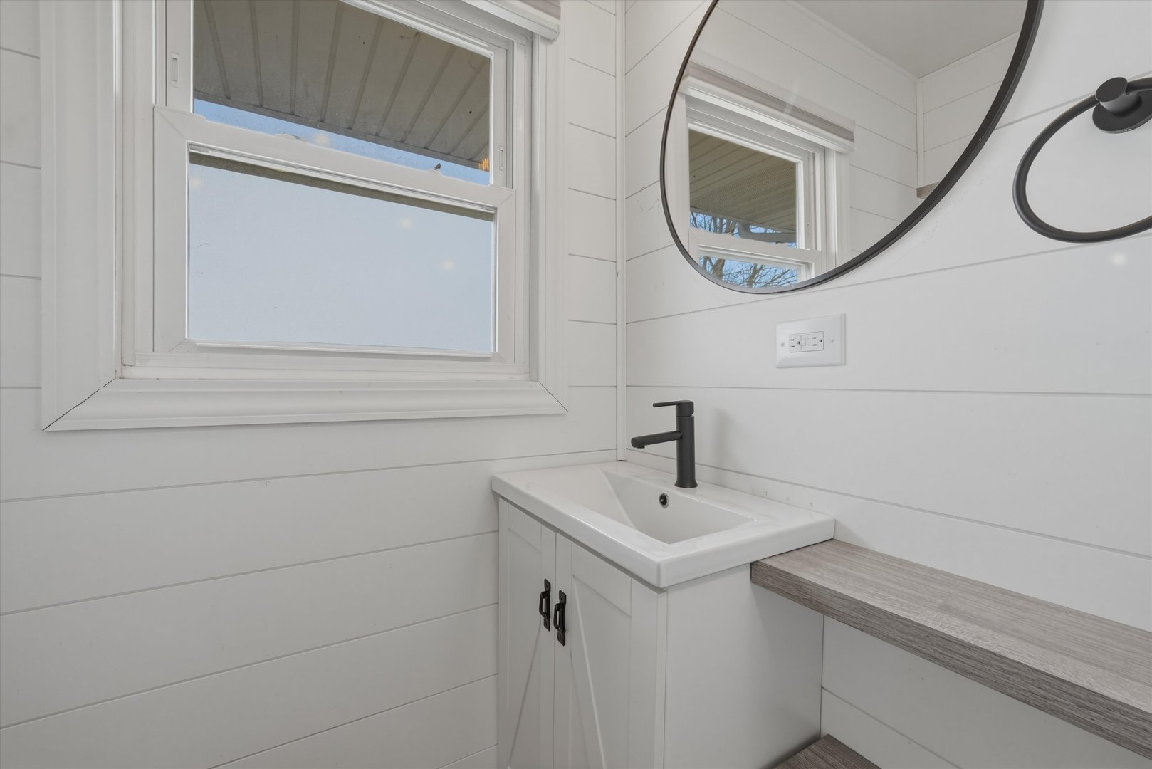 5545 S State Route 1, St. Anne, IL 60964