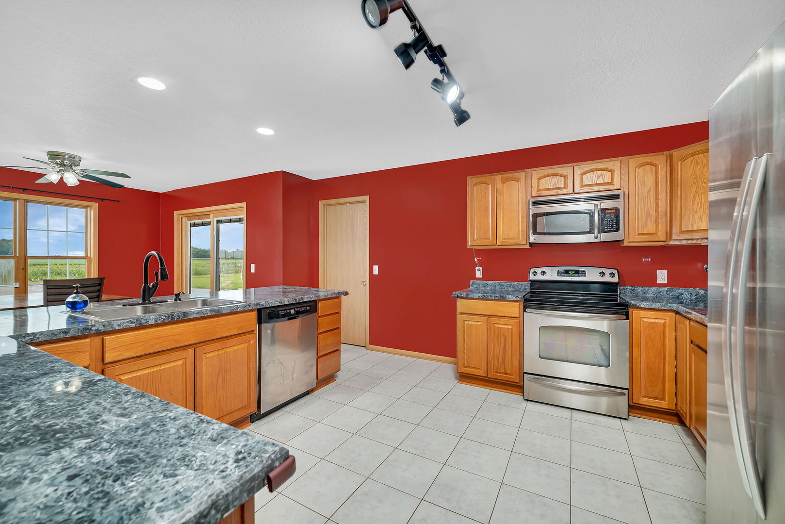 22954 McGuire Road, Wilmington, IL 60481