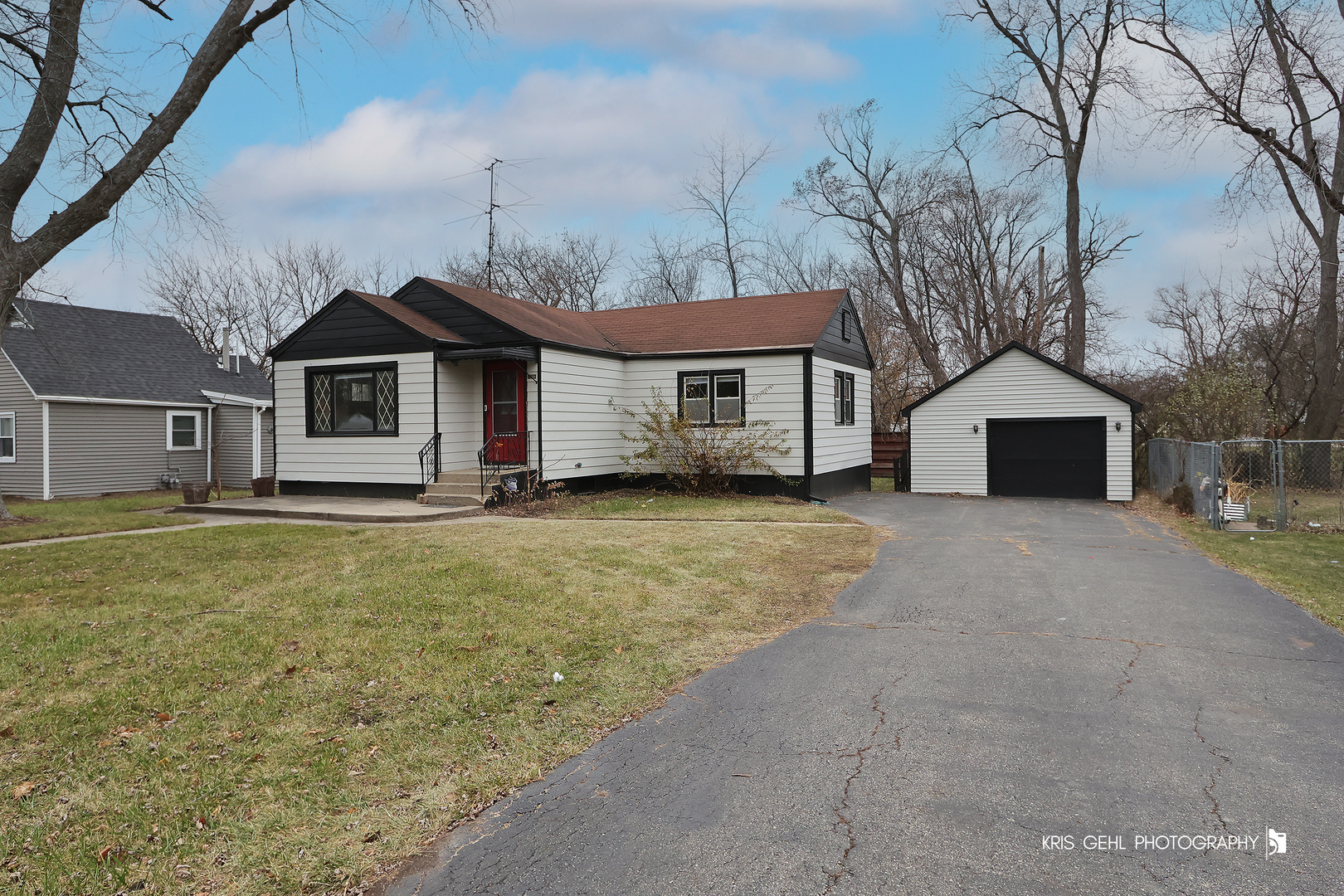 610 Lagoon Terrace, Round Lake Beach, IL 60073