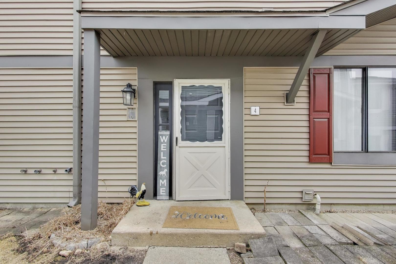 29W532 Winchester Circle #4, Warrenville, IL 60555