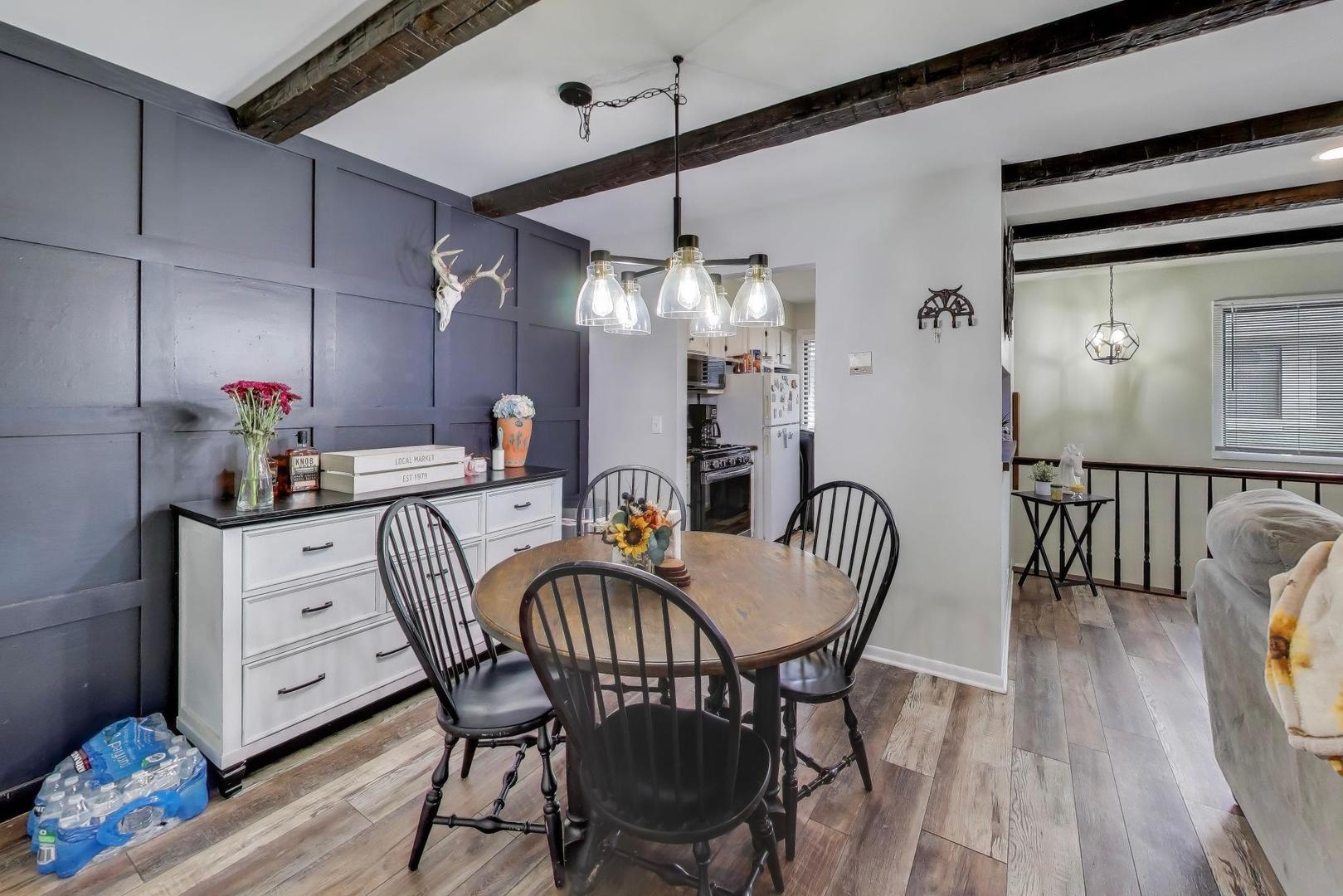 29W532 Winchester Circle #4, Warrenville, IL 60555