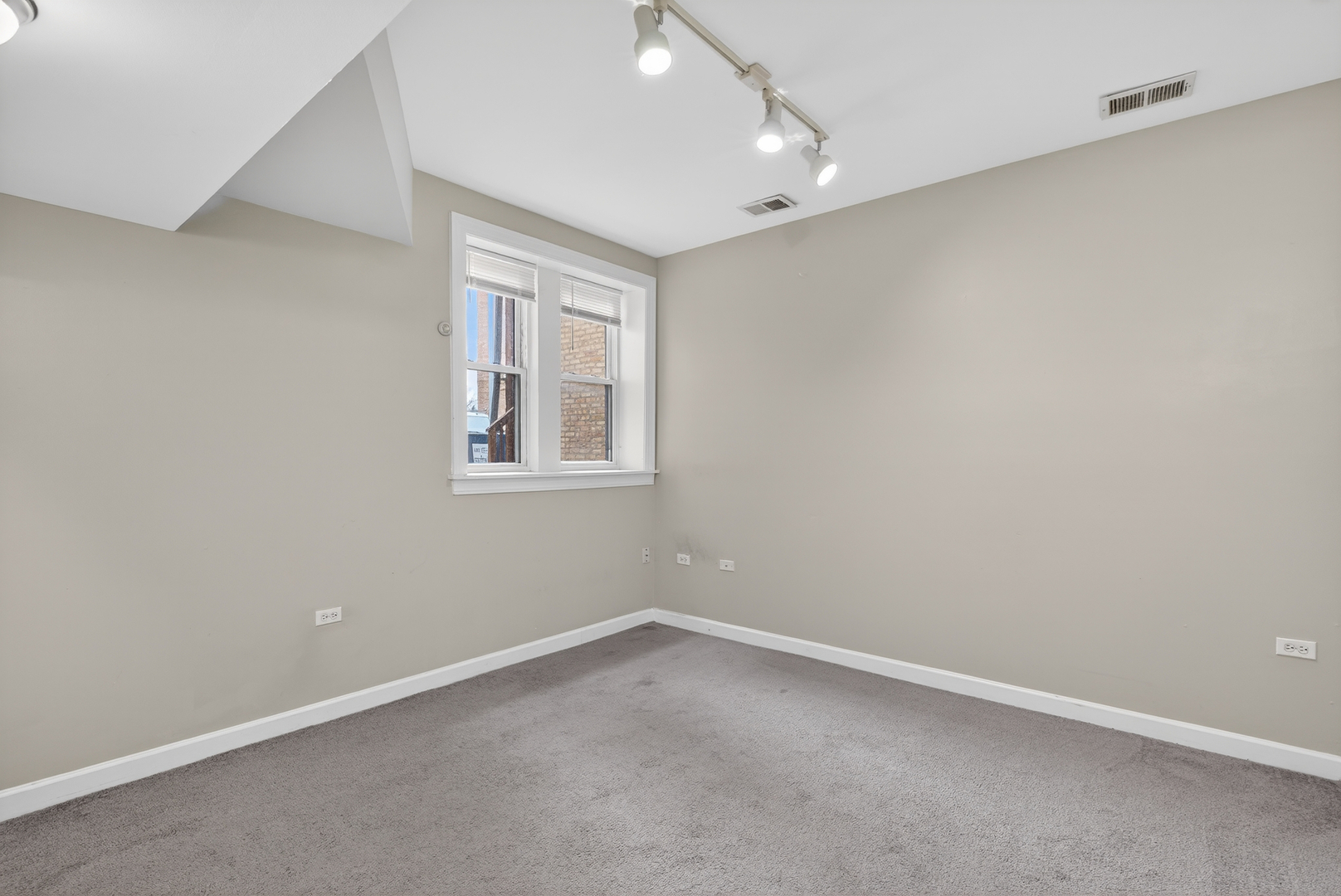 9100 Lamon Avenue #1N, Skokie, IL 60077