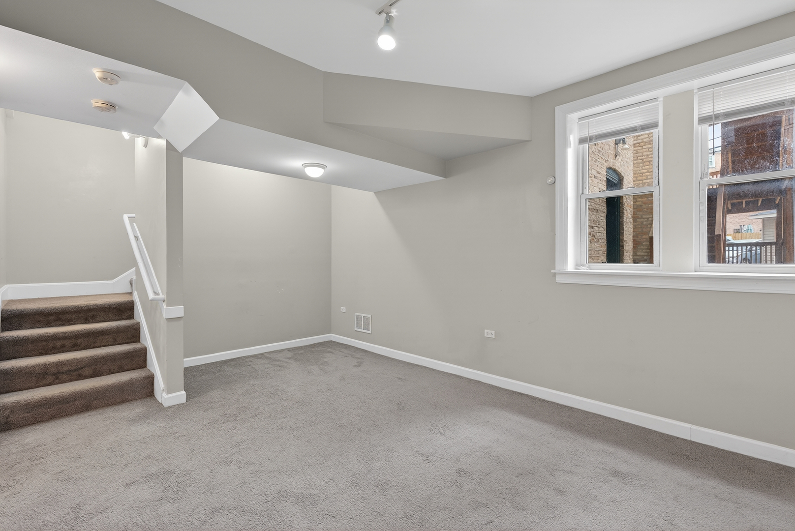 9100 Lamon Avenue #1N, Skokie, IL 60077