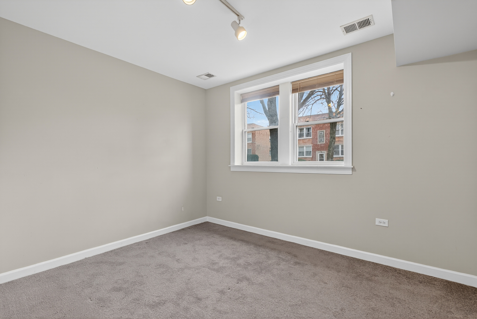 9100 Lamon Avenue #1N, Skokie, IL 60077