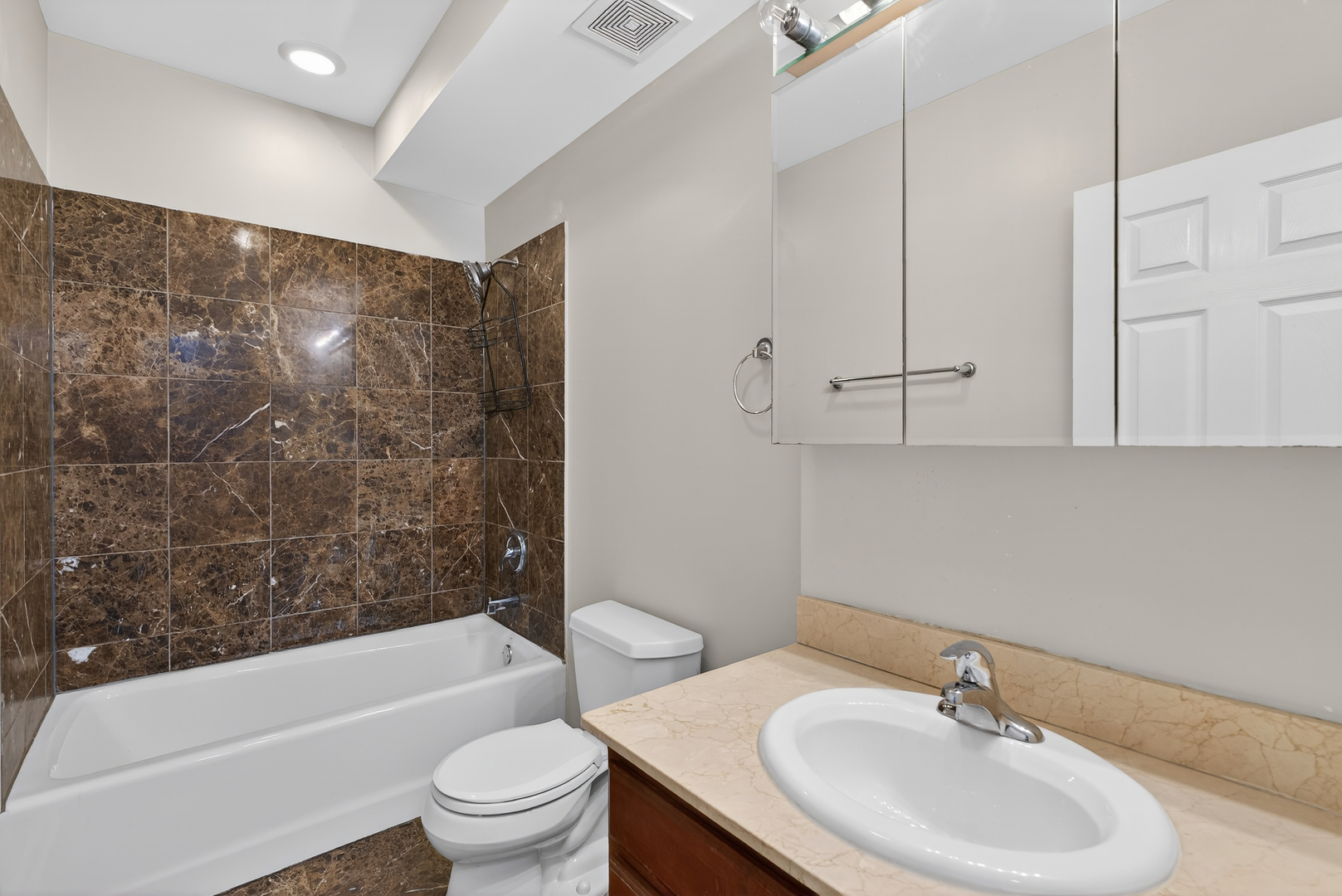 9100 Lamon Avenue #1N, Skokie, IL 60077