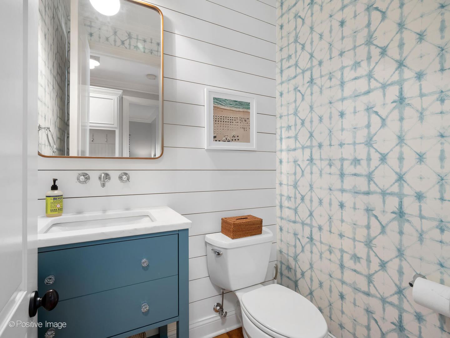 236 Holmes Avenue, Clarendon Hills, IL 60514