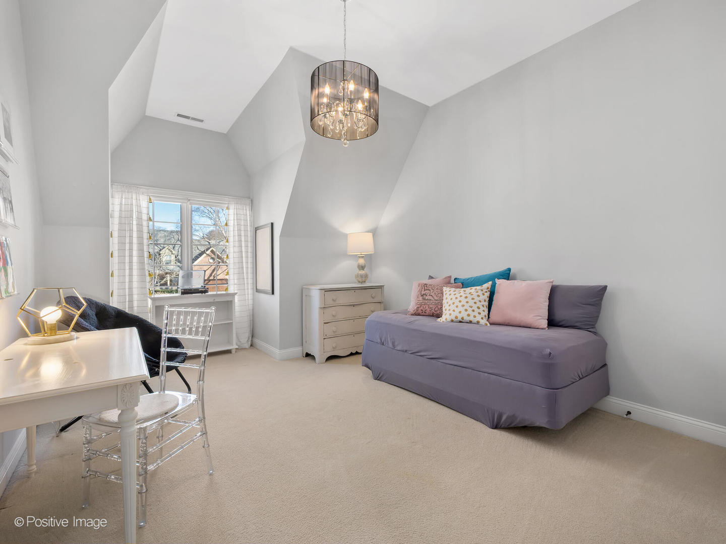 236 Holmes Avenue, Clarendon Hills, IL 60514