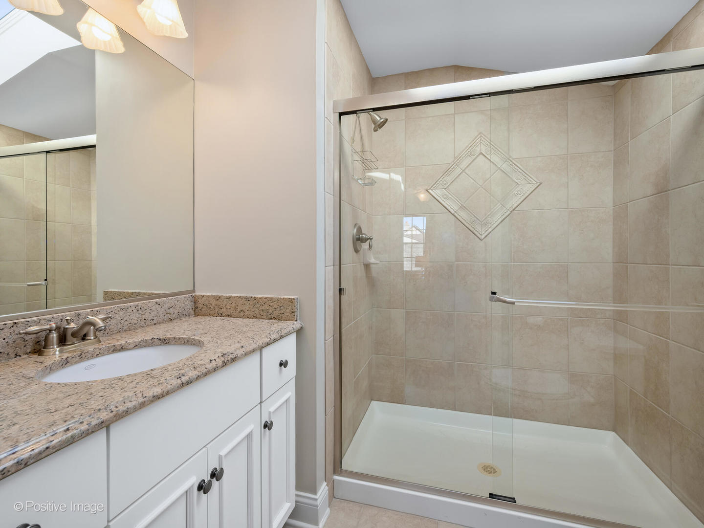 236 Holmes Avenue, Clarendon Hills, IL 60514