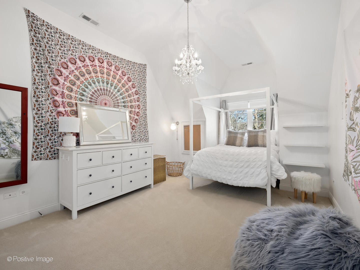 236 Holmes Avenue, Clarendon Hills, IL 60514