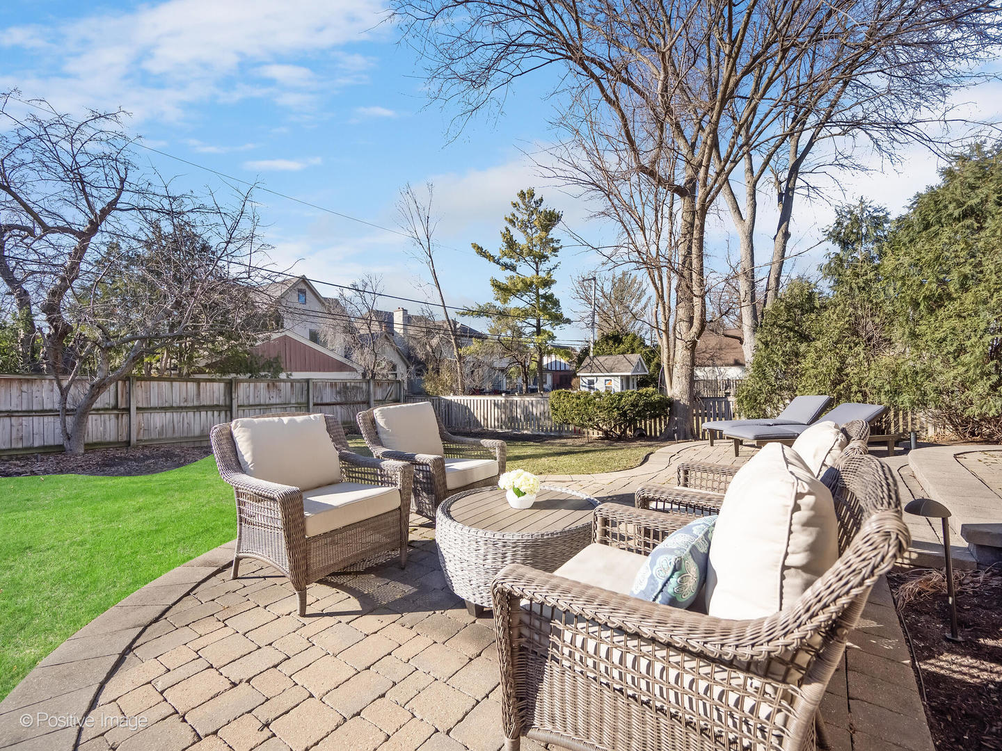 236 Holmes Avenue, Clarendon Hills, IL 60514