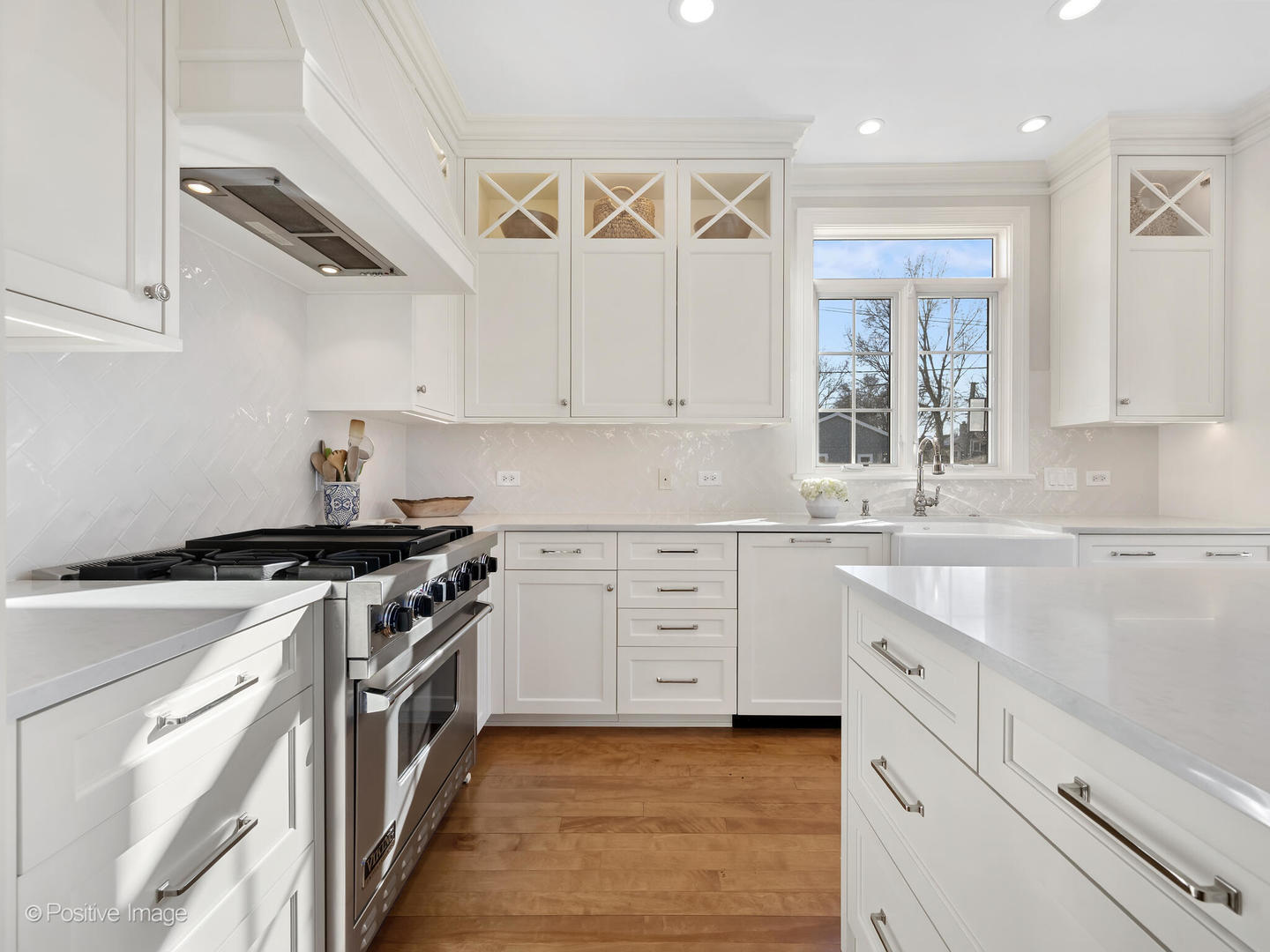 236 Holmes Avenue, Clarendon Hills, IL 60514