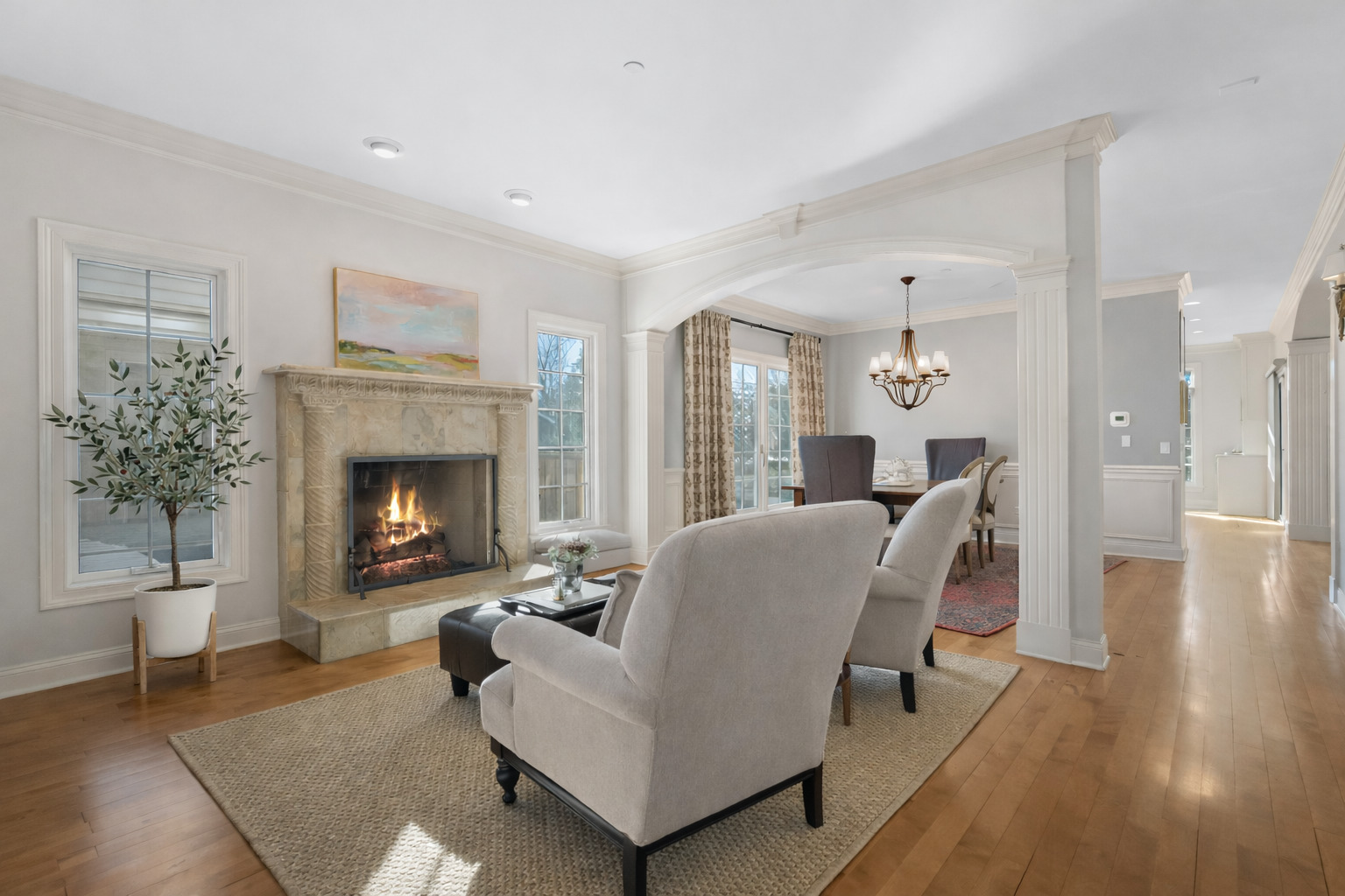 236 Holmes Avenue, Clarendon Hills, IL 60514