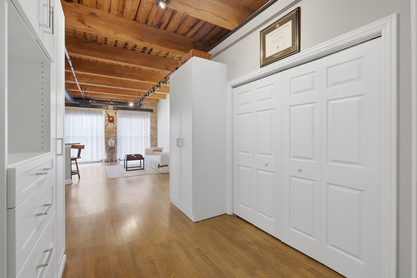 225 W HURON Street #313, Chicago, IL 60654