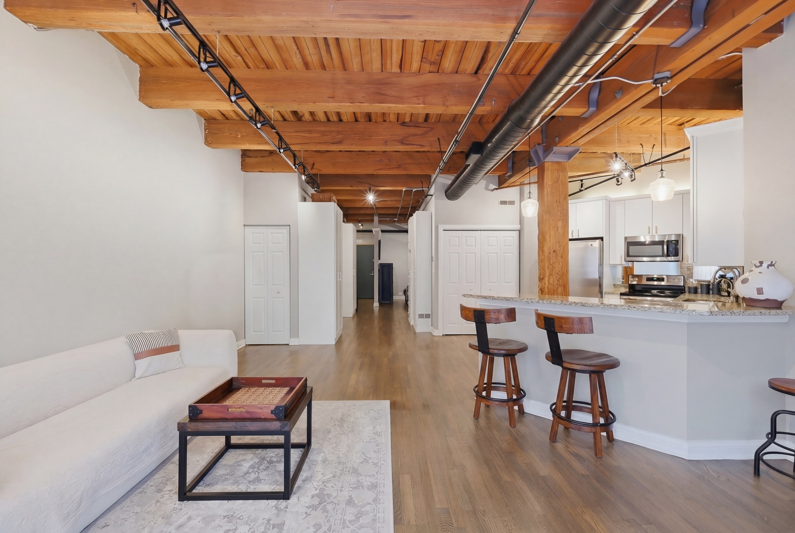 225 W HURON Street #313, Chicago, IL 60654