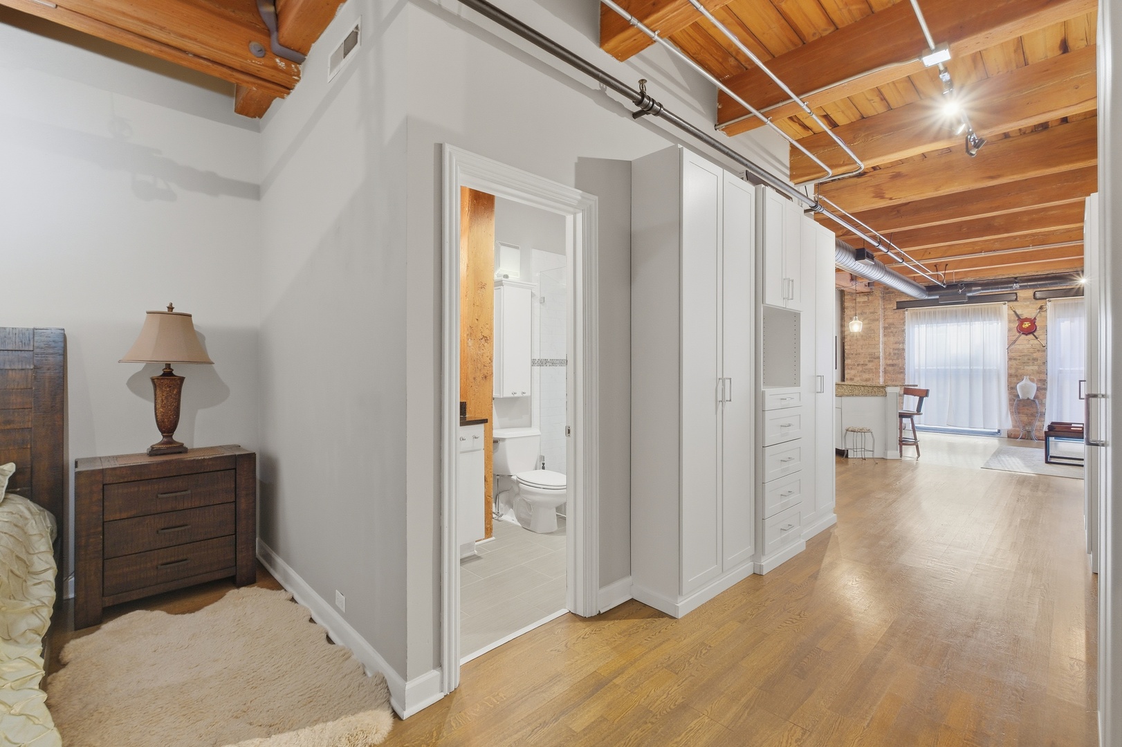 225 W HURON Street #313, Chicago, IL 60654