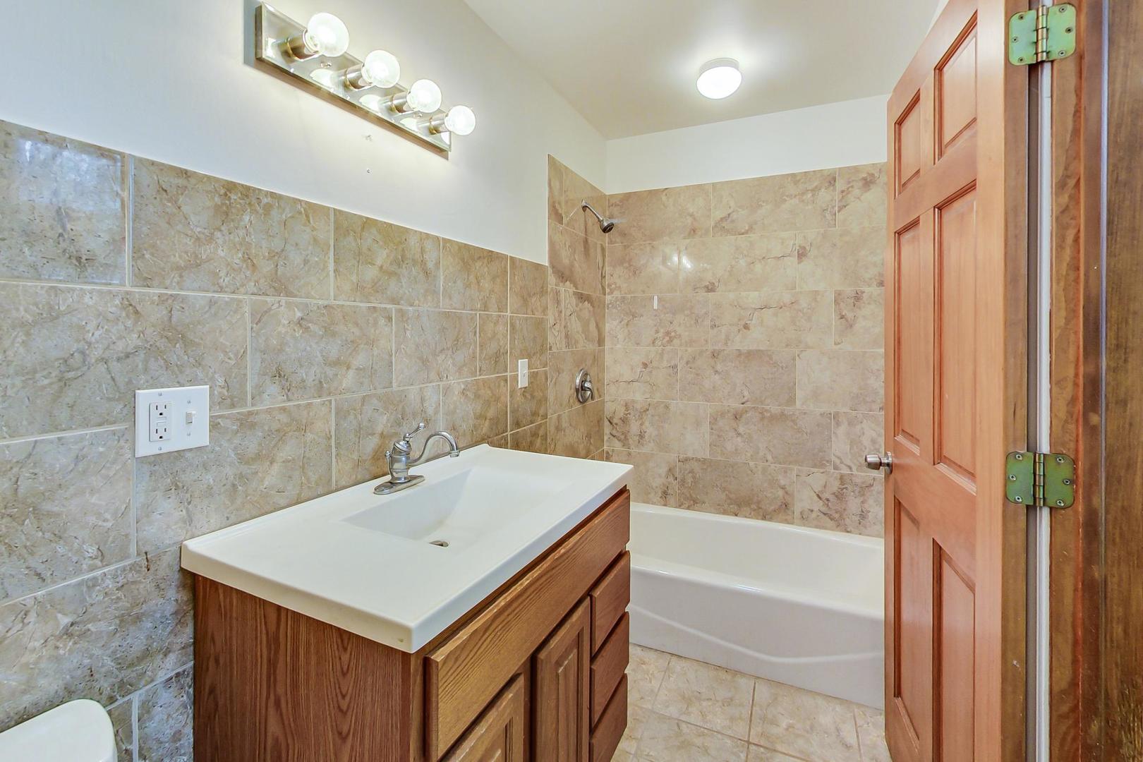 635-637 W 26th Street, Chicago, IL 60616