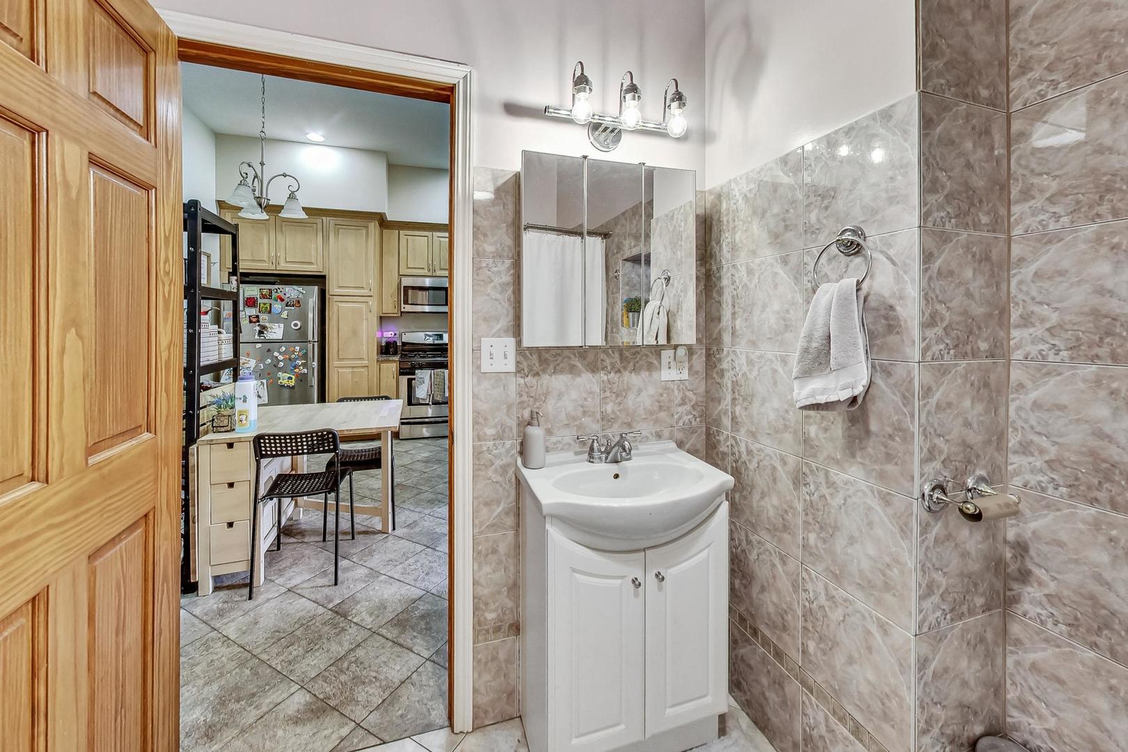 635-637 W 26th Street, Chicago, IL 60616