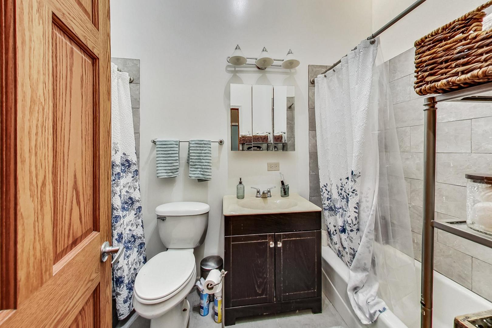 635-637 W 26th Street, Chicago, IL 60616