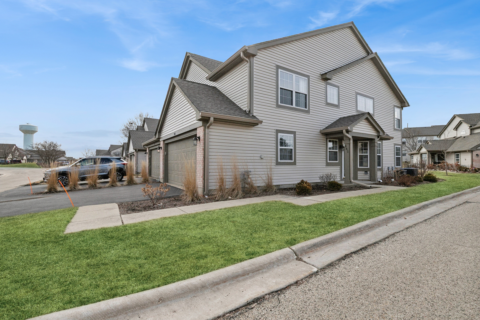 961 Sumac Court, Lindenhurst, IL 60046