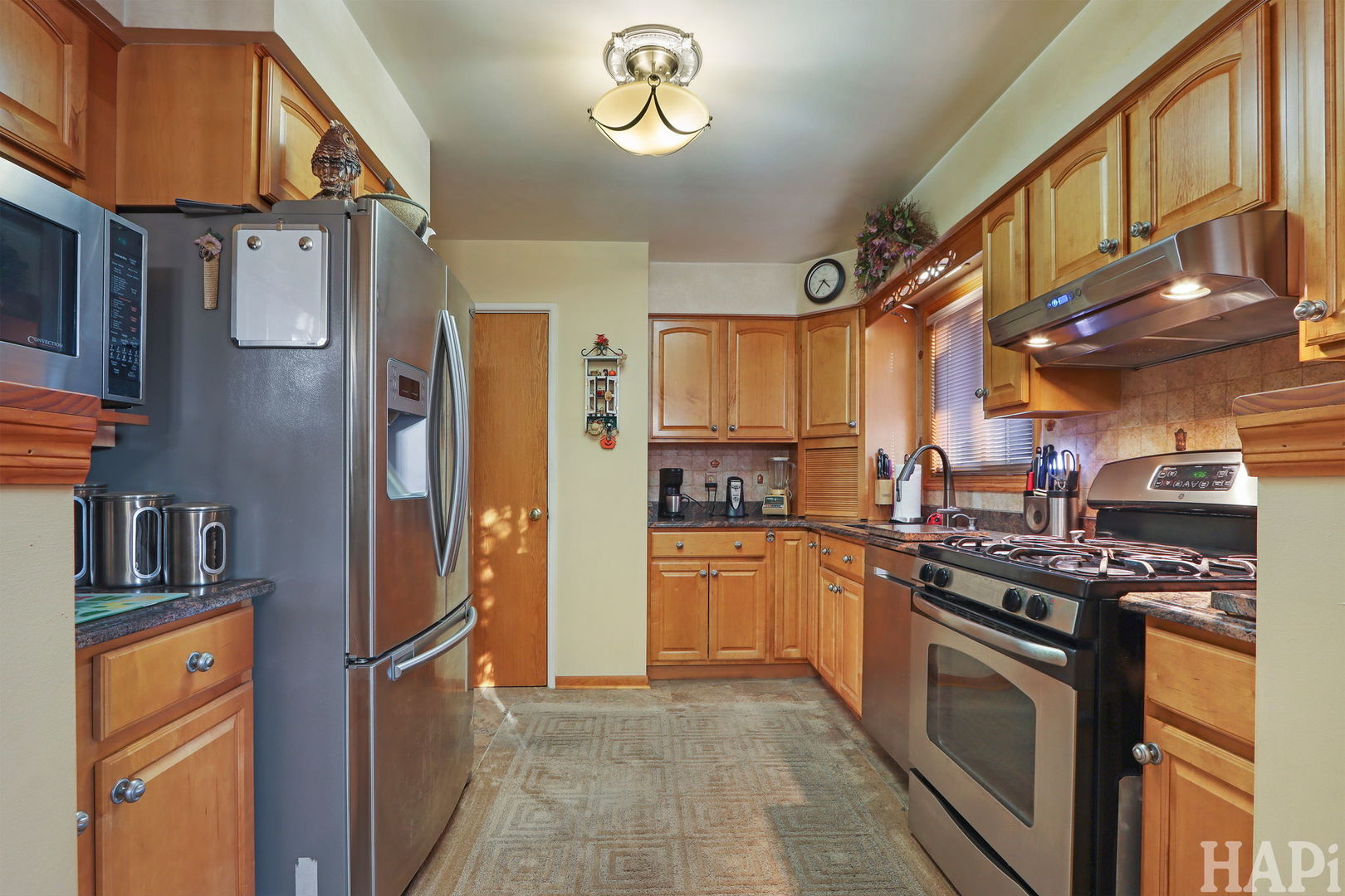 411 W Diversey Avenue, Addison, IL 60101