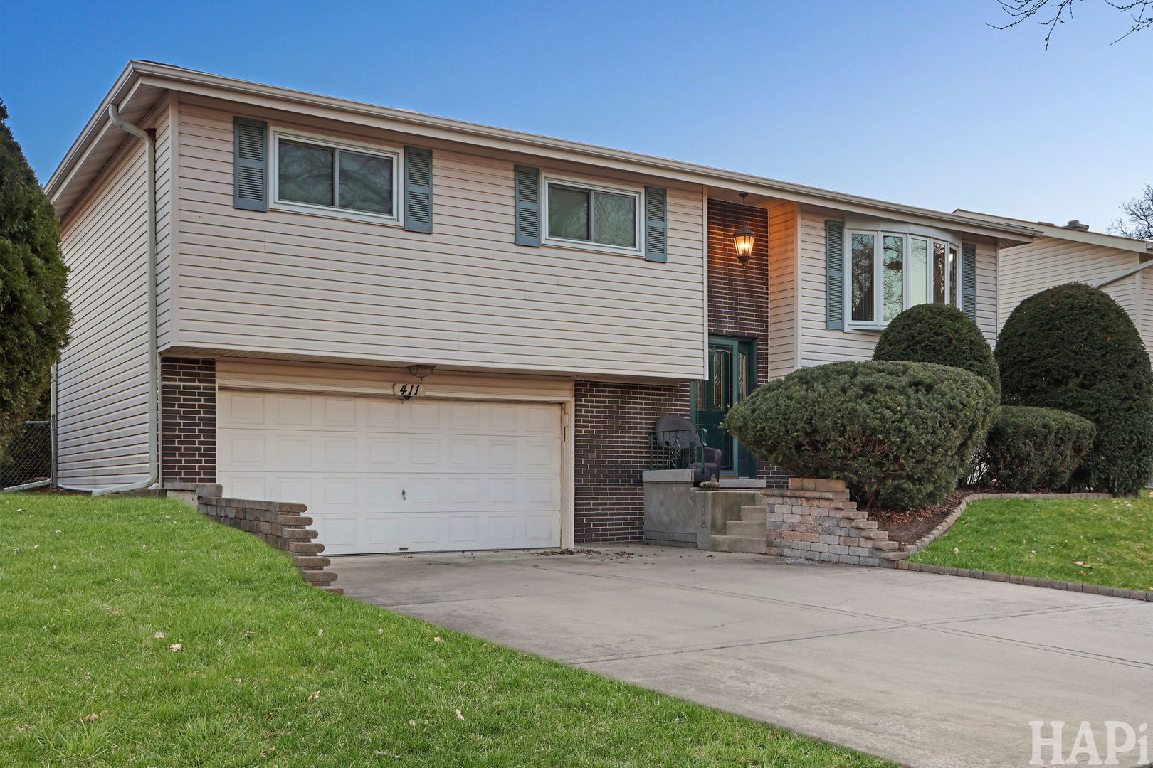 411 W Diversey Avenue, Addison, IL 60101