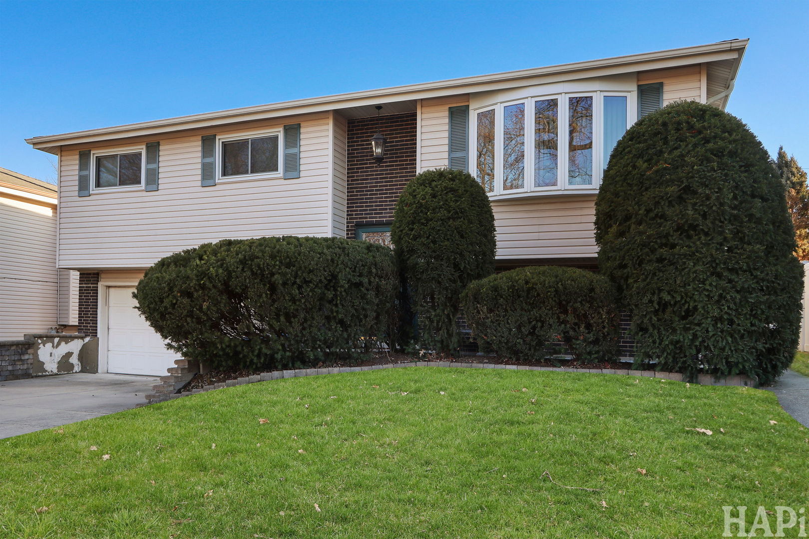 411 W Diversey Avenue, Addison, IL 60101