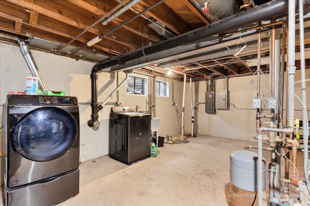 835 Maple Road, Flossmoor, IL 60422