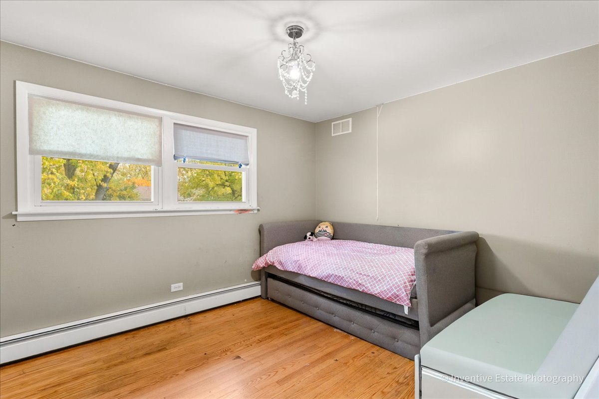 835 Maple Road, Flossmoor, IL 60422