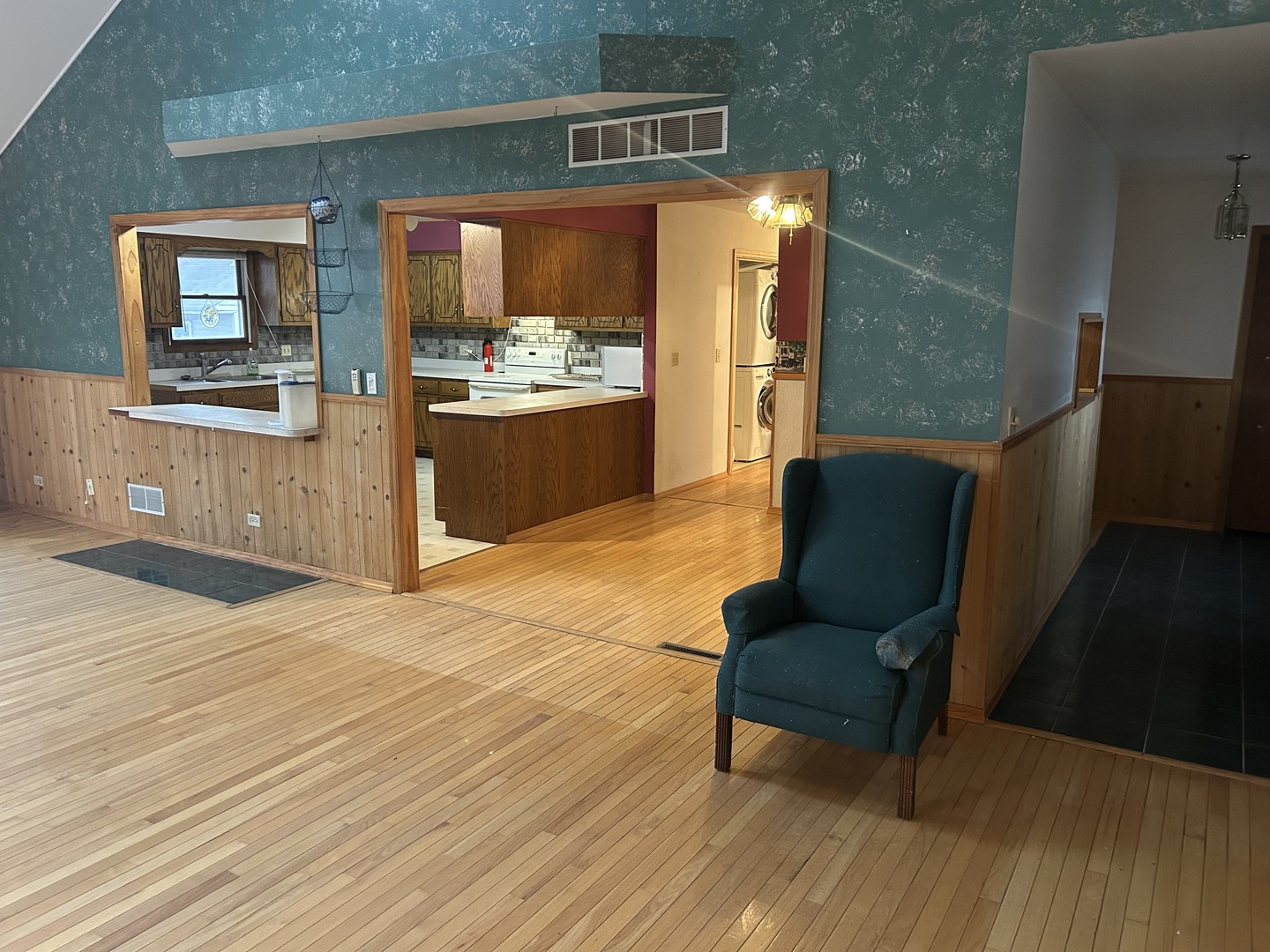 2317 Hess Drive, Crest Hill, IL 60403