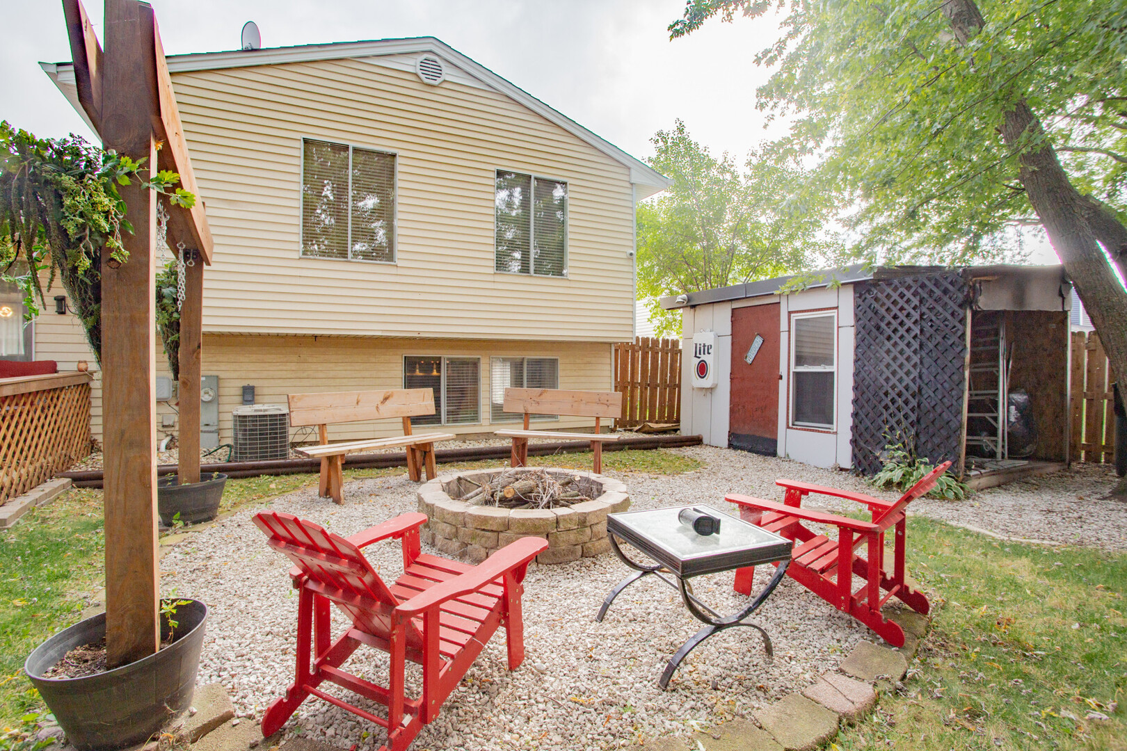 1040 Borden Drive, Roselle, IL 60172