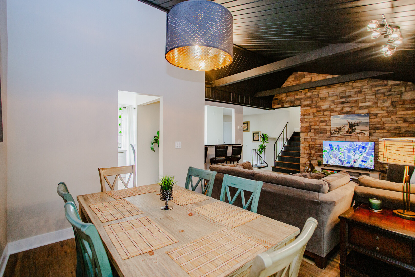 1040 Borden Drive, Roselle, IL 60172