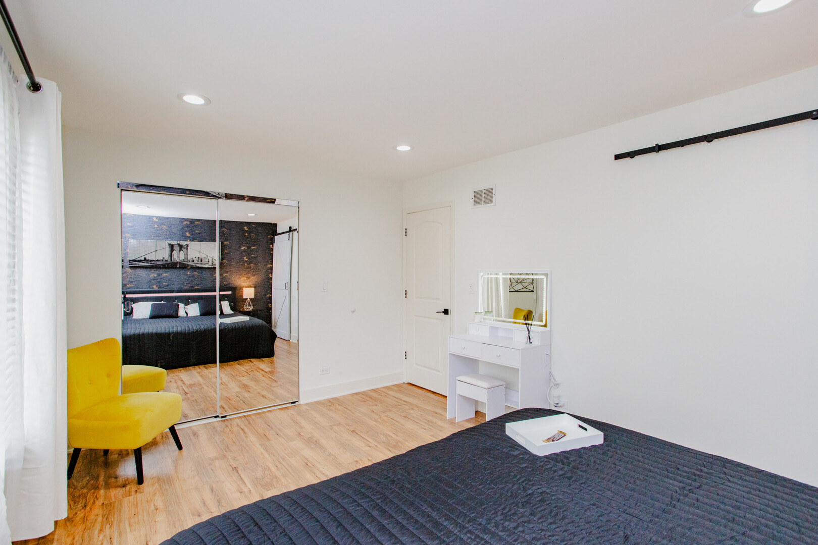 1040 Borden Drive, Roselle, IL 60172