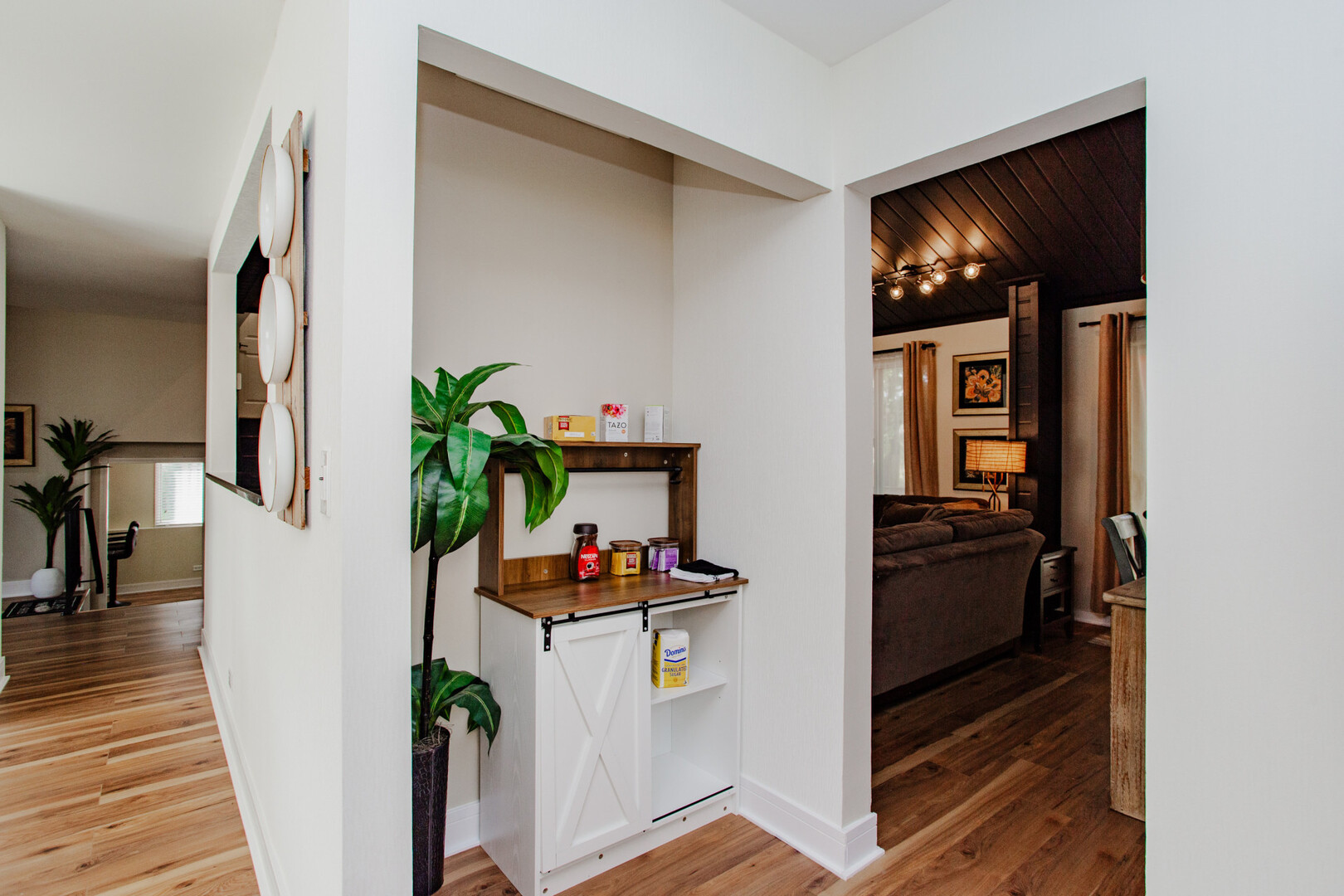 1040 Borden Drive, Roselle, IL 60172