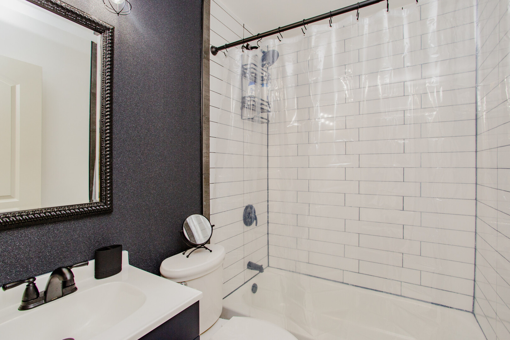 1040 Borden Drive, Roselle, IL 60172