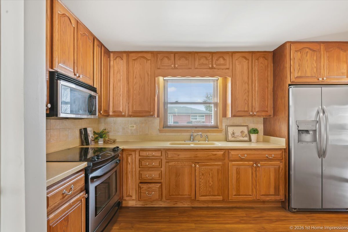 8855 S Richmond Avenue, Evergreen Park, IL 60805