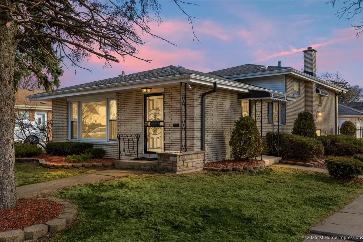 8855 S Richmond Avenue, Evergreen Park, IL 60805