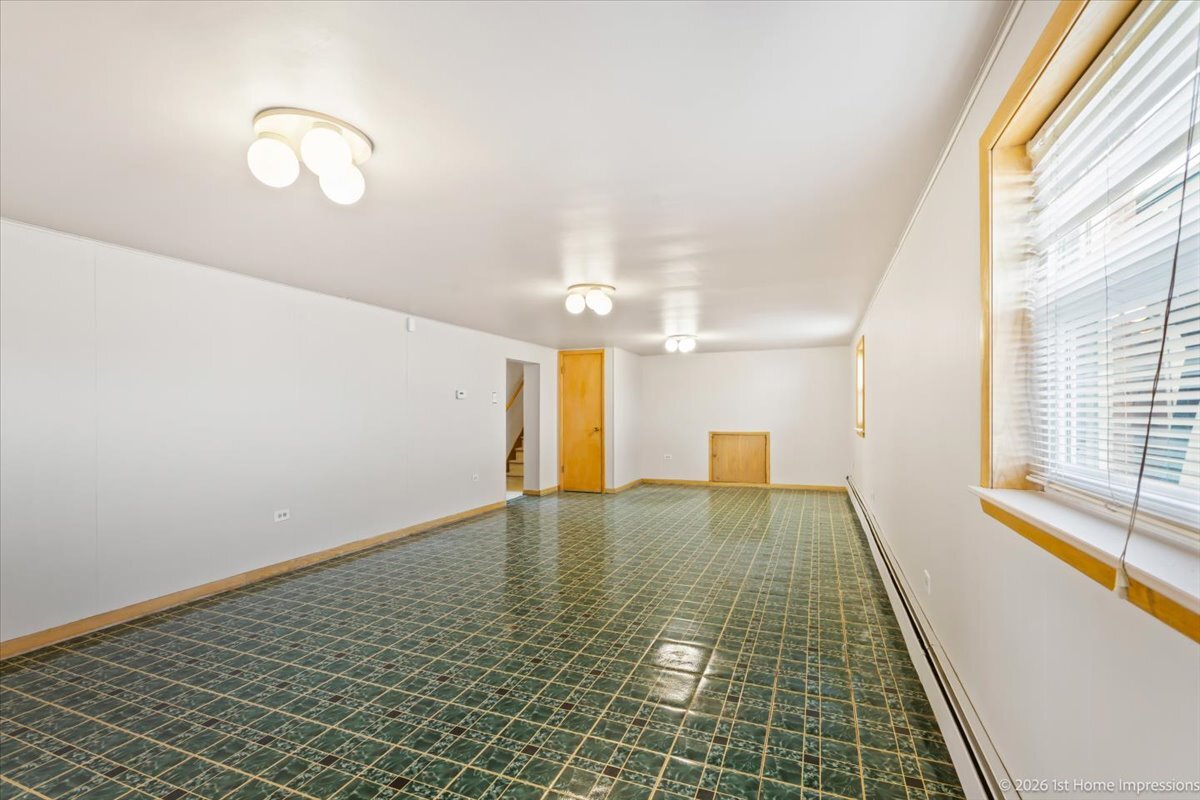 8855 S Richmond Avenue, Evergreen Park, IL 60805