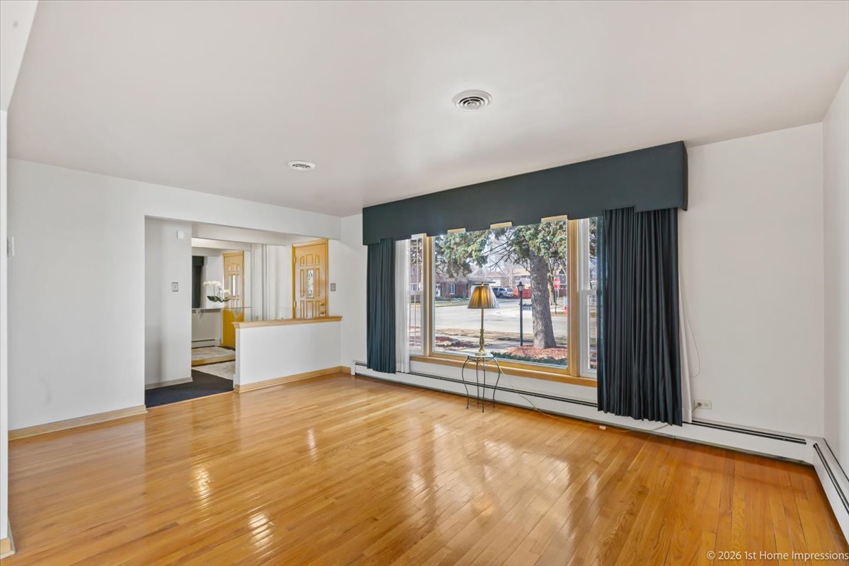 8855 S Richmond Avenue, Evergreen Park, IL 60805