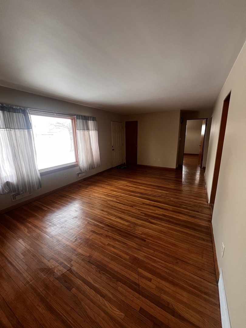 9 Cottonwood Street, Bloomington, IL 61701