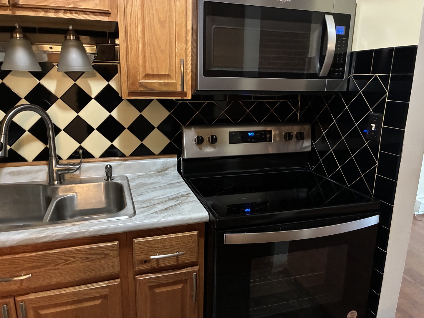 1912 Canal Street #3D, Blue Island, IL 60406