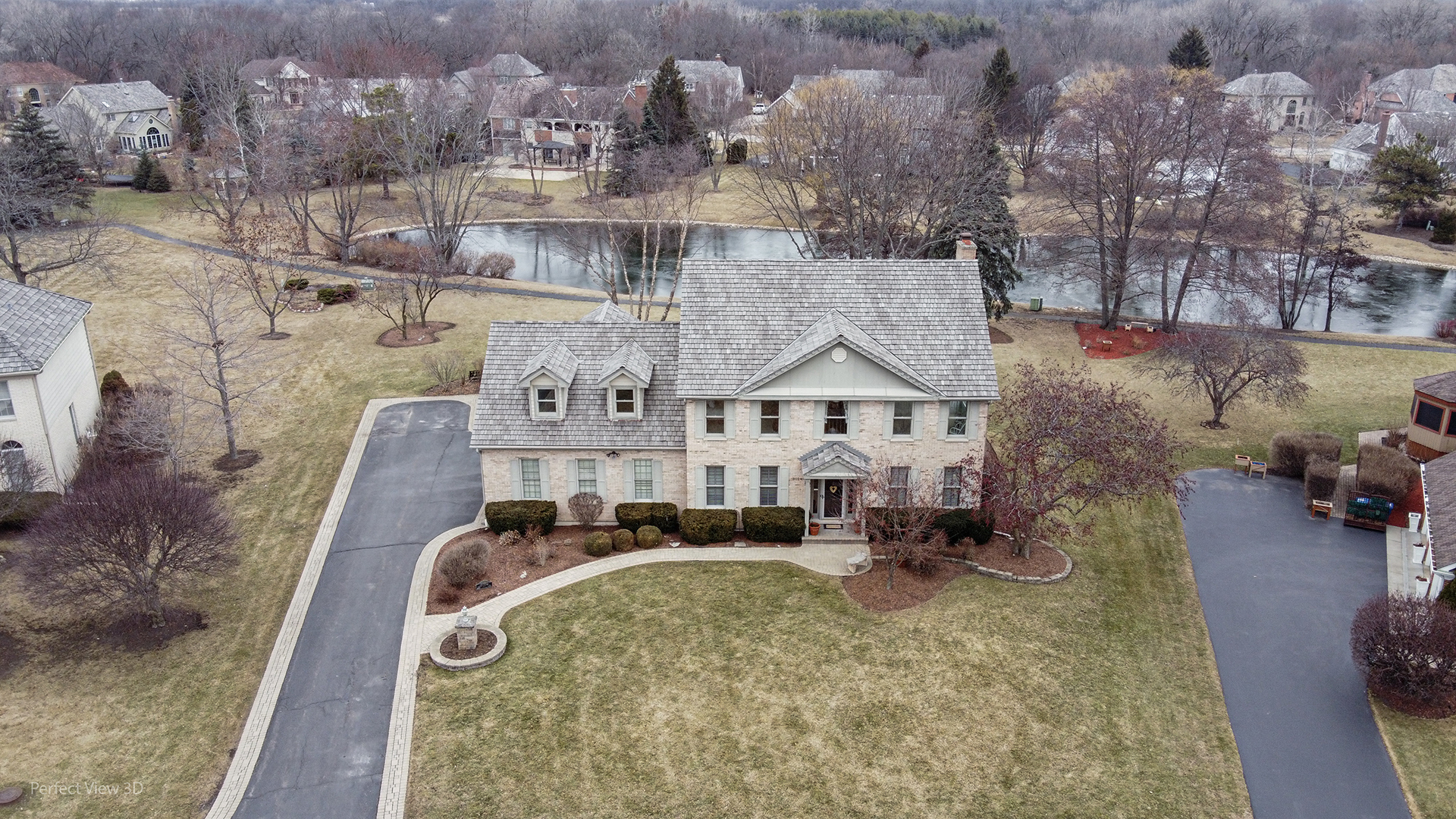 18024 W Pond Ridge Circle, Gurnee, IL 60031
