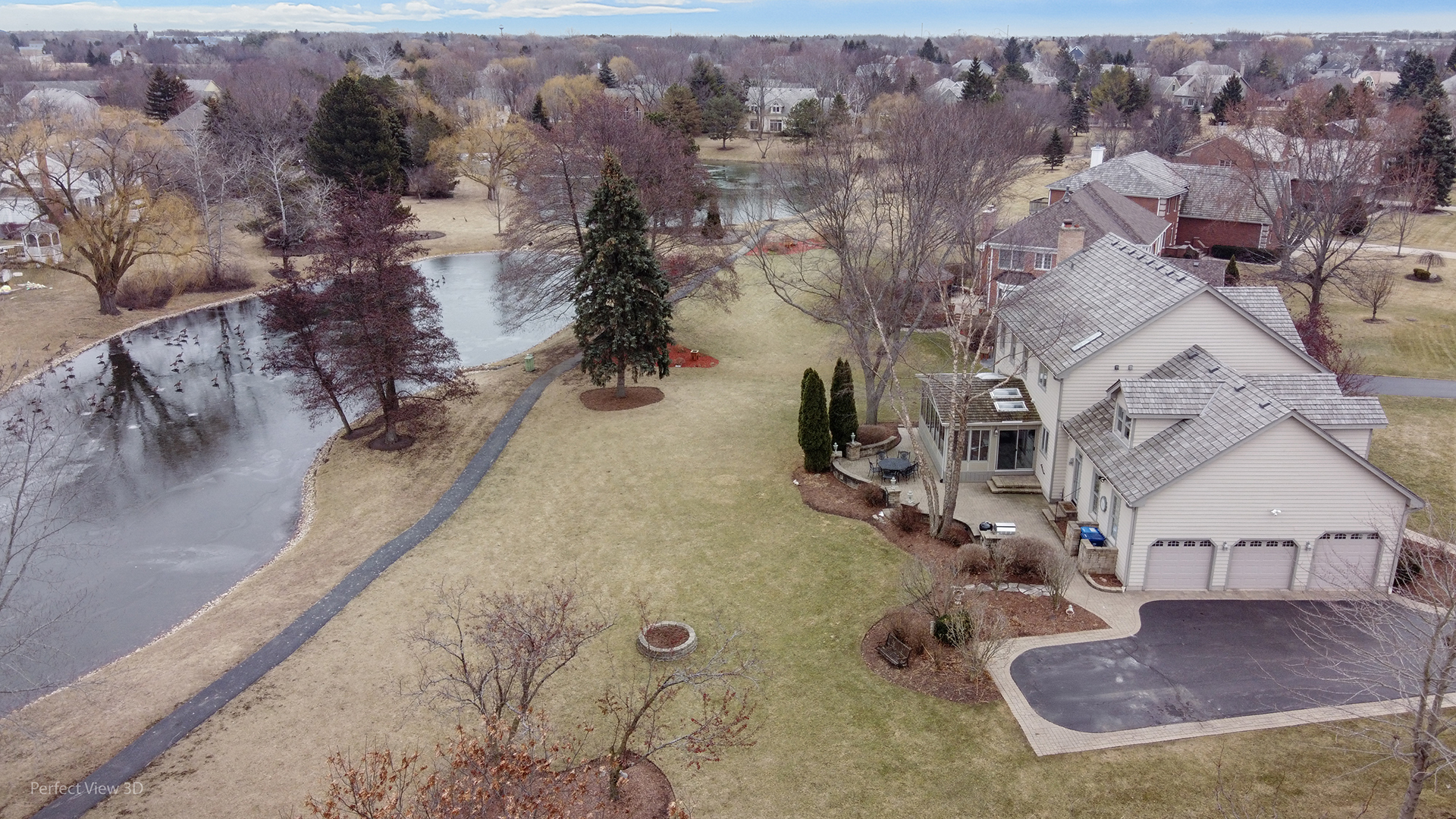 18024 W Pond Ridge Circle, Gurnee, IL 60031