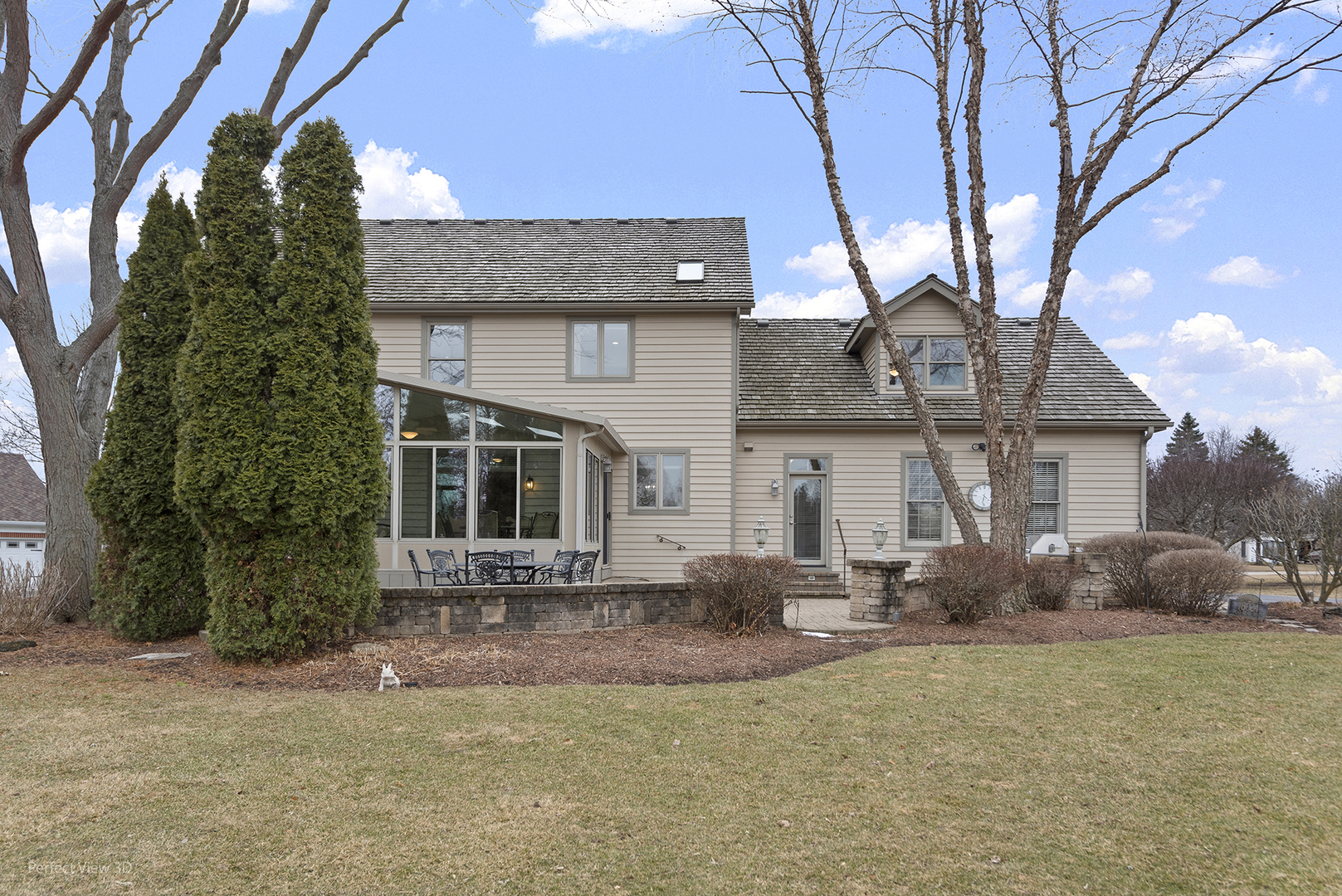 18024 W Pond Ridge Circle, Gurnee, IL 60031