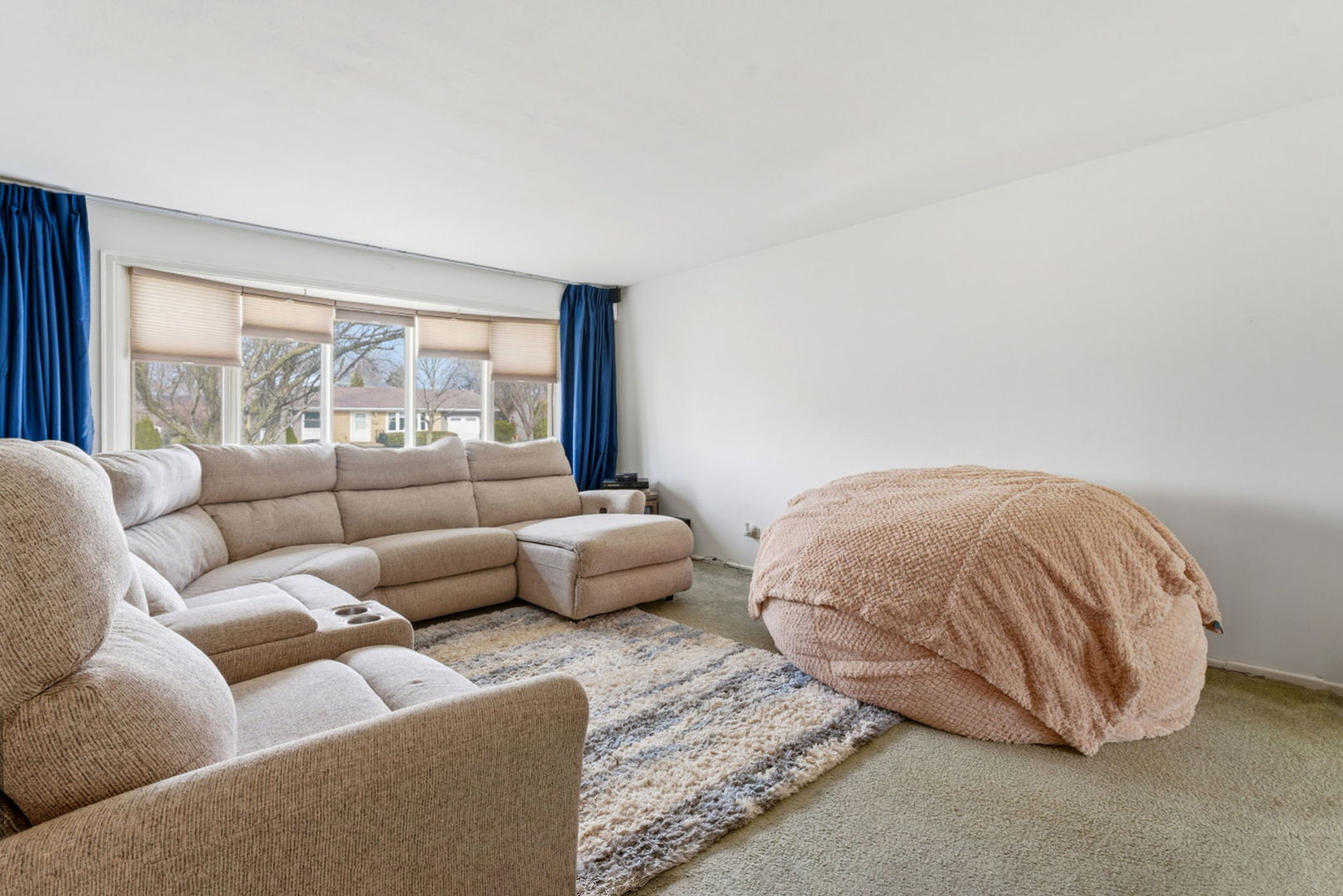 829 Sienna Drive, Schaumburg, IL 60193