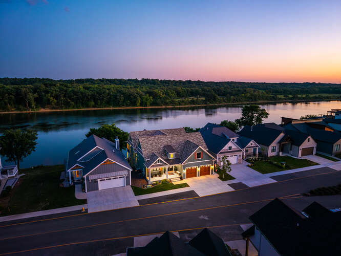 303 Leeward Way, Ottawa, IL 61350