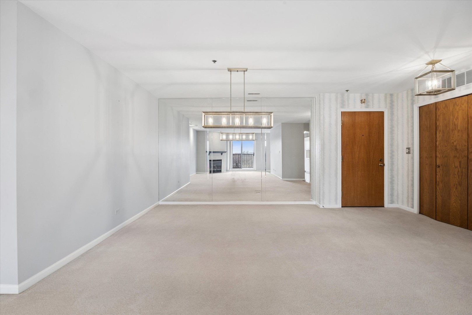 127 Acacia Circle #508, Indian Head Park, IL 60525