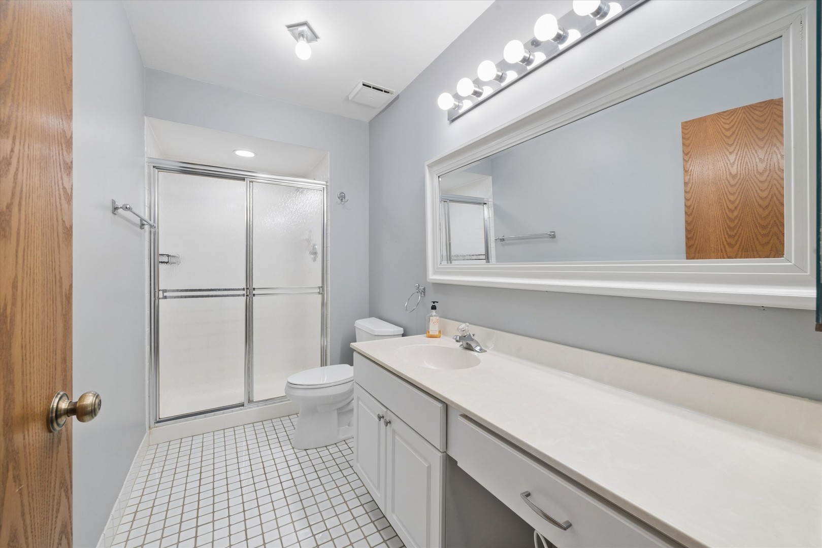 127 Acacia Circle #508, Indian Head Park, IL 60525