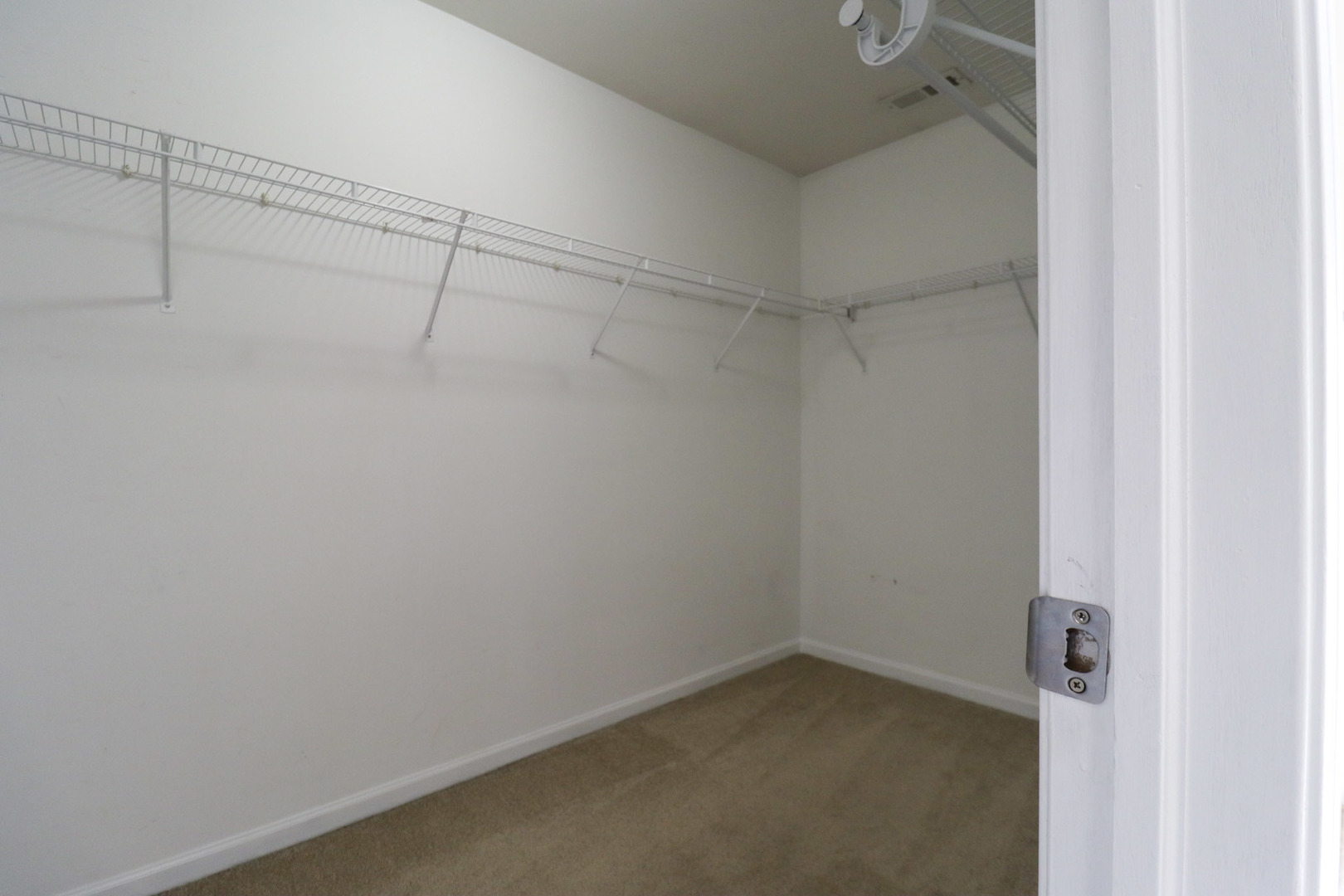 1424 WESTHAMPTON Drive #1424, Plainfield, IL 60586